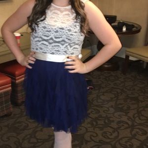 Cream & Navy Blue Semi formal dress. Size 9/10